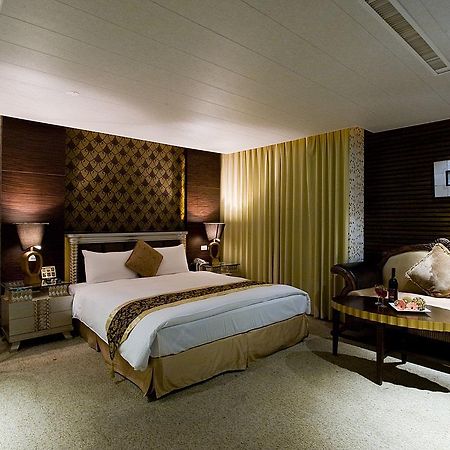 Crystal Business Motel Hsinchu Extérieur photo