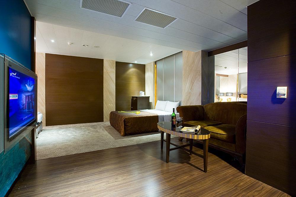Crystal Business Motel Hsinchu Extérieur photo