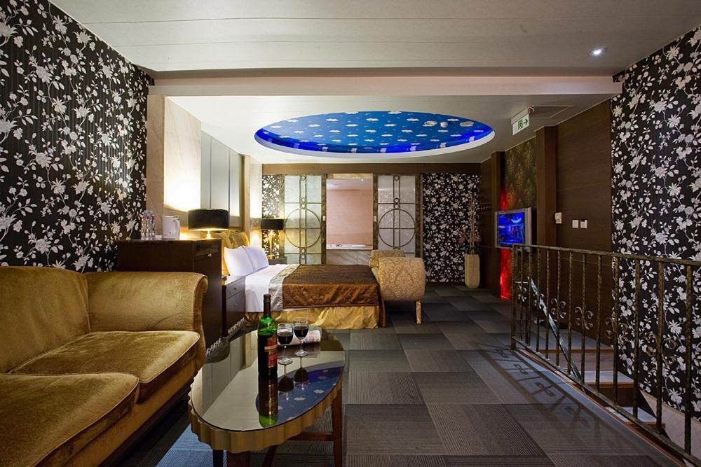 Crystal Business Motel Hsinchu Extérieur photo